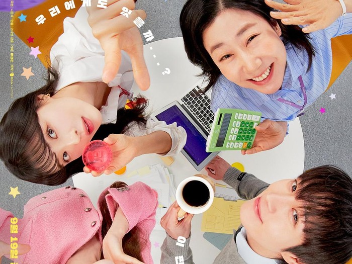 Alasan mengapa kamu harus menonton To the Moon adalah kisahnya yang realistis dengan tema yang segar. Penampilan aktris-aktris yang berbakat dengan kisah persahabatan yang kuat juga menambah keseruan drama ini.