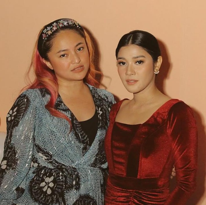 <p>Baik Marshanda maupun Naysilla, keduanya juga kerap memberikan dukungan seperti foto berikut ketika Marshanda datang ke pesta ulang tahun sahabatnya itu. &ldquo;Mengirimkan begitu banyak cinta untuk orang ini yang selalu berusaha memberikan yang terbaik dalam segala hal. Terima kasih (lagi) jiwa yang indah. Aku merindukanmu,&rdquo; tulis Naysilla, dikutip dari laman Instagram <em>@naymirdad.&nbsp;</em>(Foto: Instagram@naymirdad)</p>