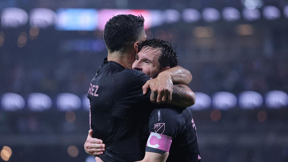 Mascherano Puji Messi Relakan Hattrick demi Suarez Cetak Gol