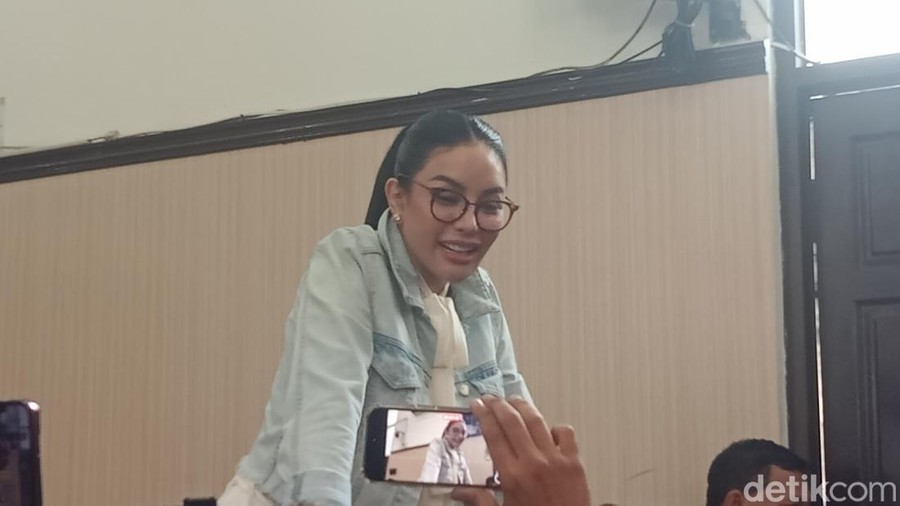 nikita mirzani nikita mirzani di pn selatan.