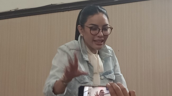 Artis Nikita Mirzani menjalani sidang tuntutan pidana kasus dugaan pemerasan dan TPPU di Pengadilan Negeri (PN) Jakarta Selatan, Kamis (9/10).