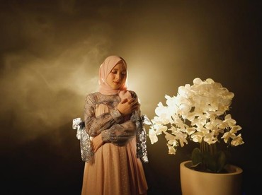 Ini 7 Potret Terbaru Nissa Sabyan dengan Perut Membesar Diduga Hamil Anak Ayus