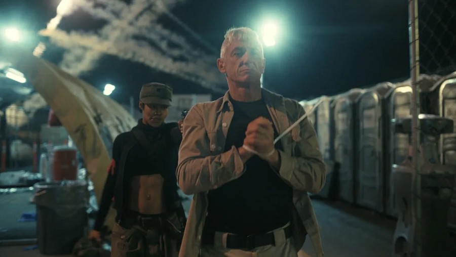 Cuplikan adegan dalam film One Battle After Another &lpar;2025&rpar;&period;