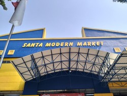 Unik Banget! Pusat Thrifting Pasar Santa, Surga Vintage Baju hingga Vinyl