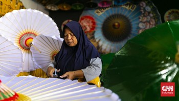 FOTO: Geliat Payung Lukis Juwiring Bangkitkan Ekonomi Warga