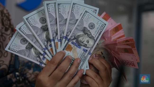 Ekonom Beberkan 70% Tekanan Rupiah Bersumber dari Dalam Negeri