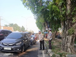 Sopir Calya Silver Hilang Kendali Tabrak Tronton Mogok, 1 Penumpang Tewas