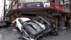 FOTO: Taiwan Porak-poranda Diamuk Topan Super Ragasa, 17 Tewas