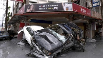 FOTO: Taiwan Porak-poranda Diamuk Topan Super Ragasa, 17 Tewas