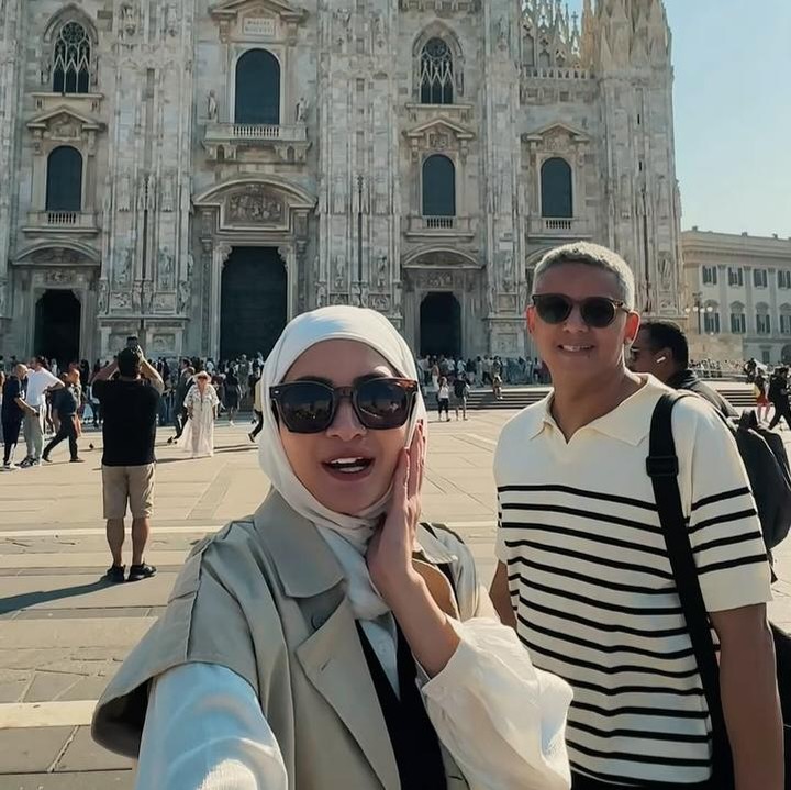 <p>Netizen pun ramai memberikan doa dan komentar manisnya, seperti datang dari akun<em> @nov****</em> yang menulis, "Semoga langgeng terus ya ka, suka liatnya harmonis terus,". Lalu,&nbsp;<em>@elly****</em> menambahkan, "Kakak Natalie dpt suami yg betul2 menyayang &hellip; barakallah," dan <em>@rit****</em> menulis, "Aciee&hellip; pacaran lagi&hellip; sehat berkah selalu Teh Nat sayaang,". (Foto: Instagram @natalie_sarahs)</p>