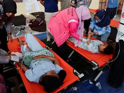 DPR Minta Kemendikdasmen Bareng BGN Cari Solusi Keracunan MBG