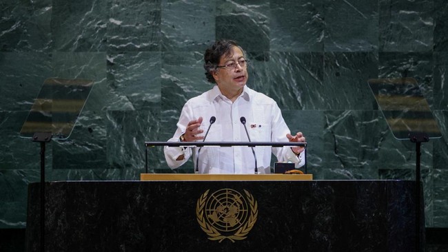 Presiden Kolombia Gustavo Petro mengajak semua negara, terutama negara Asia dan Amerika Latin, untuk membantu Palestina 'memerangi' Israel.