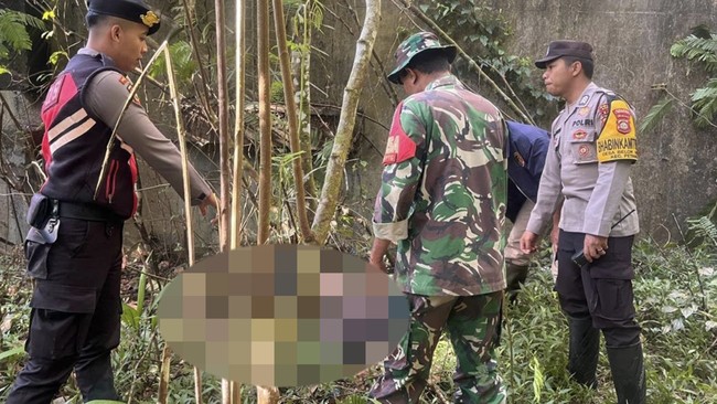 Seorang pria berinisial IGPM (27) tewas melompat dari Jembatan Tukad Bangkung, Bali, diduga bunuh diri.