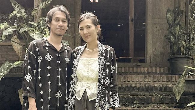 Momen Mendebarkan di Tengah Malam: Ular Kobra Masuk Rumah Eross Sheila on 7