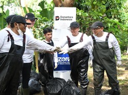 Telkom & Pandawara Group Angkut 1.481 Kg Sampah di Sungai Cioray