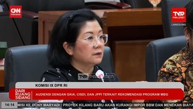 VIDEO: Momen Tan Shot Yen Kritik Keras Menu MBG di Depan DPR
