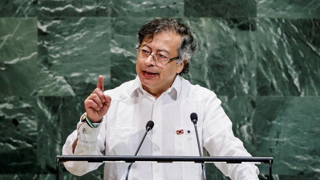 AS Cabut Visa Presiden Kolombia usai Ikut Demo Dukung Gaza di New York Amerika Serikat (AS) mencabut visa Presiden Kolombia Gustavo Petro usai ikut bergabung dengan ribuan unjuk rasa pro-Palestina di dekat markas PBB, New York.