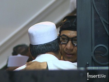 Aji Darmaji & Sherly Berusaha Tegar, 7 Potret Suasana Haru Tahlilan 40 Harian Mpok Alpa