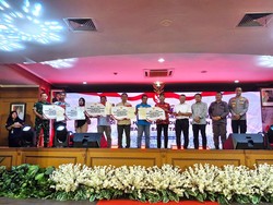 Warga Terdampak Bandara VVIP IKN Akhirnya Terima Sertifikat Tanah