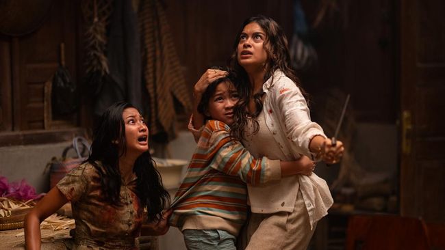 Review Film: Abadi Nan Jaya (The Elixir) Review Abadi Nan Jaya: Terlepas dari ceritanya, hal yang membuat film ini cukup memuaskan adalah faktor artistik dan produksinya.