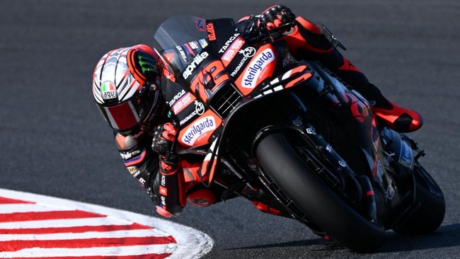 Marco Bezzecchi menguasai practice MotoGP Jepang 2025, mengalahkan Pedro Acosta dan Marc Marquez. Sesi berlangsung seru dengan banyak pergantian pemimpin.