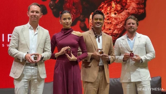 Gandeng Putri Marino dan Chicco Jerikho, Oriflame Indonesia Luncurkan Parfum Giordani Gold Essenza Supreme & Man Elixir