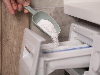 Sering Salah Takaran Detergen? Coba Beralih ke Detergen Kapsul 5in1