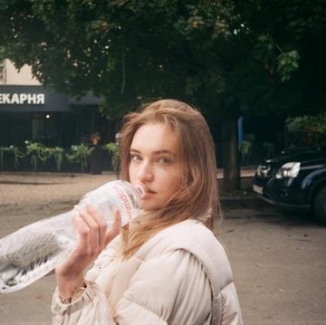 5 Kebiasaan Minum Air Putih yang Ternyata Salah Besar, Hindari!