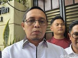 Hasan Nasbi Bertemu 2 Jam dengan Jokowi di Solo, Bahas Apa?