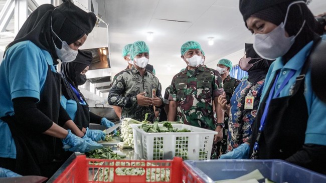 TNI AU Bangun 2 Dapur MBG Baru di Yogyakarta TNI AU membangun dapur SPPG di Yogyakarta untuk mendukung program Makan Bergizi Gratis. Dapur ini akan memproduksi ribuan porsi untuk sekolah sekitar.
