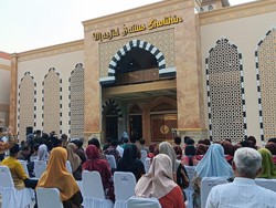 Pesan Gubernur Khofifah Saat Resmikan Masjid SMAN 3 Taruna Angkasa