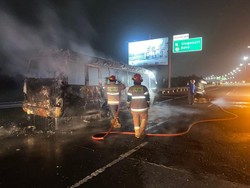 Video Mobil Terbakar di Km 88 Tol Singosari Malang
