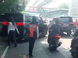 Bikin Macet, Parkir Liar Depan Labschool Rawamangun Diusir Dishub