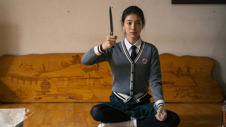 Penampilan Suzy dalam drama Korea Genie Make A Wish