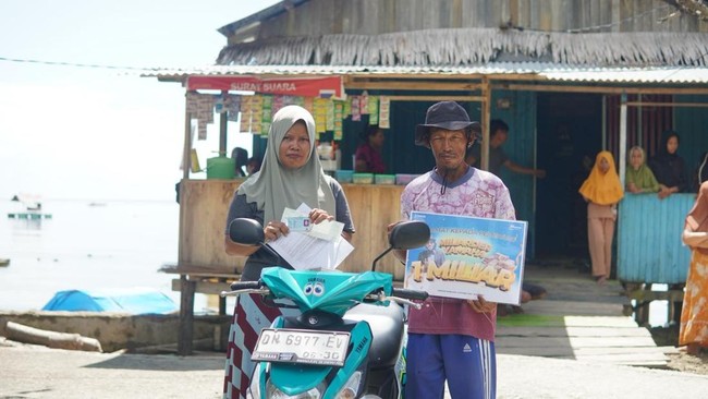 Konsumen Yamaha Tiba-tiba Jadi Miliarder, Menang Undian Rp1 M Sartinah sempat merasa ragu ketika ada pihak yang menghubungi terkait undian tersebut.