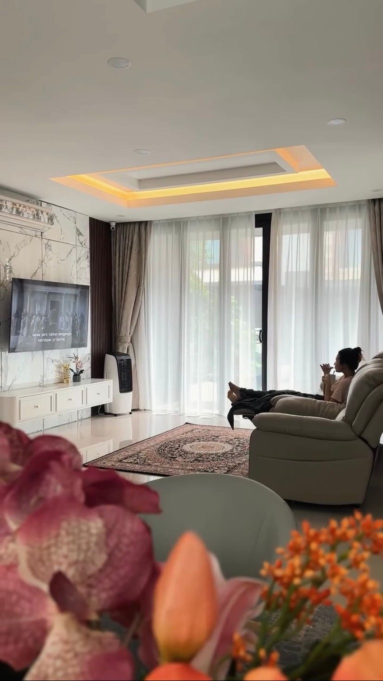 Rumah Indah Permatasari dan Arie Kriting