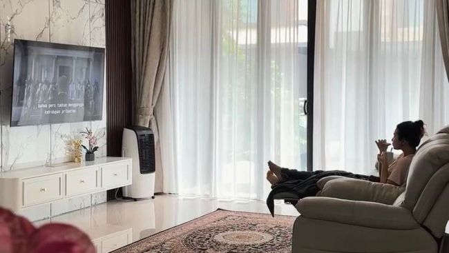 7 Potret Rumah Baru Indah Permatasari dan Arie Kriting yang Disebut Masih Nyicil