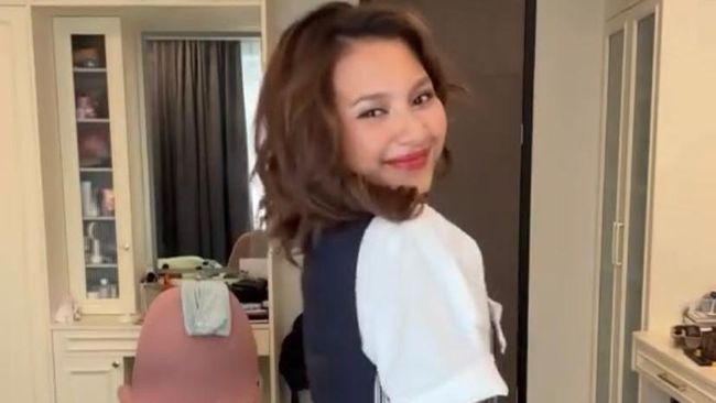 Kontroversi Instagram Sabrina Tan vs Indah Permatasari Terkait Ibunda