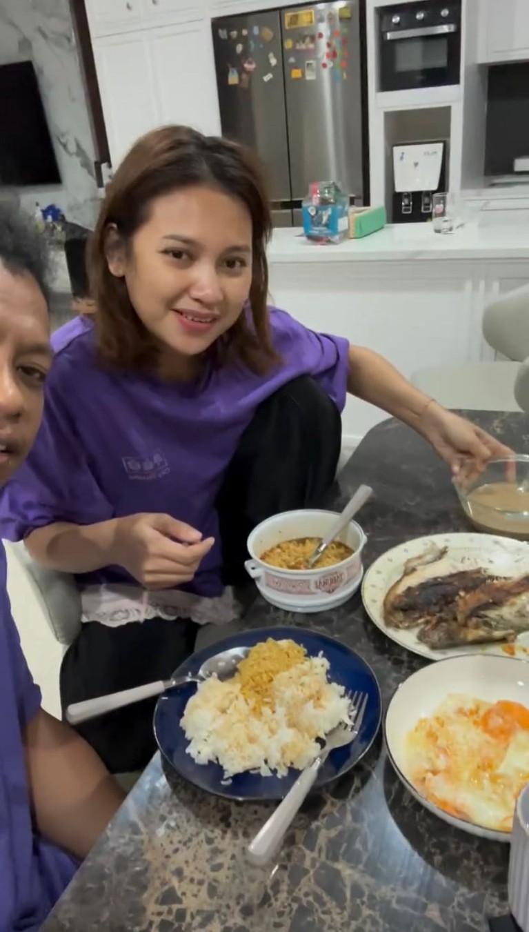 Rumah Indah Permatasari dan Arie Kriting