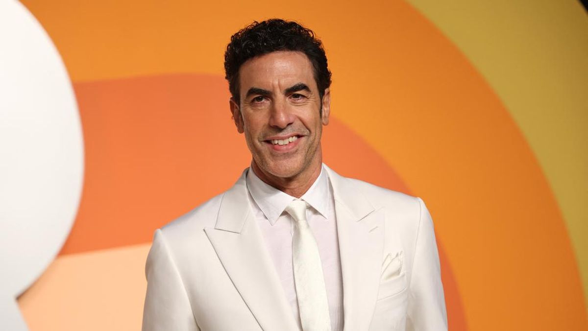 Sacha Baron Cohen Tepergok Kencan dengan Model OnlyFans