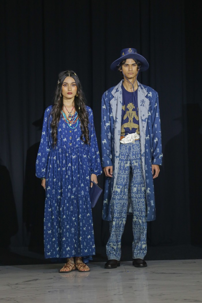 Melalui koleksi tersebut, Amanda dan Janna berikan penghormatan pada budaya Sumba, Beauties. Ini jadi sebuah perayaan simbol suci Mamuli diterjemahkan dalam keanggunan busana resort/ Foto: Dok. Senayan City