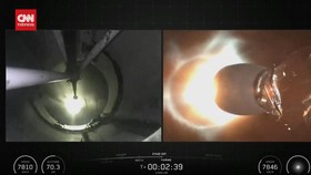 VIDEO: Detik-detik SpaceX Luncurkan Puluhan Satelit ke Orbit