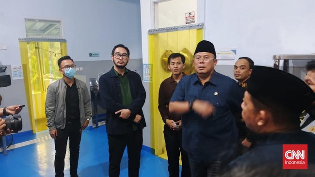 Wakil Ketua DPR mendorong kolaborasi dalam pengelolaan dan pengawasan MBG setelah marak kasus keracunan makanan massal. Dia mendorong Perpres yang kolaboratif.