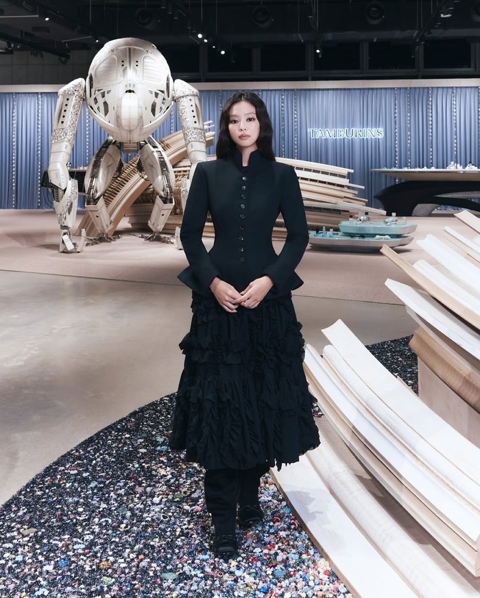 Digelar di HAUS NOWHERE SEOUL yang baru saja dibuka bulan ini, acara pop-up itu dihadiri sederet bintang ternama seperti Byeon Woo Seok dan Felix Stray Kids atau disingkat SKZ yang menjadi model campaign ‘SUNSHINE’. / Foto: instagram.com/tamburinsofficial