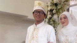 Komika Dzawin Nur Resmi Menikah dengan Renny Rachmawaty