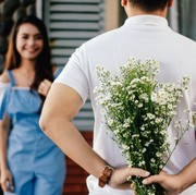 5 Hal yang Dilakukan Pria saat Benar-Benar Mencintaimu, Bikin Kamu Merasa Istimewa