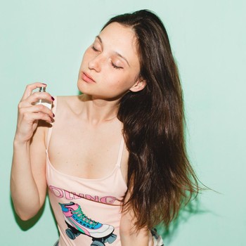 3 Wangi Parfum yang Bikin Segar untuk Cuaca Panas Siang Hari