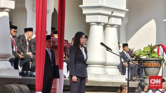 Menkomdigi Meutya Hafid mengenang perjuangan para pahlawan kemerdekaan bidang komunikasi dalam Upacara Peringatan Hari Bhakti Postel ke-80.