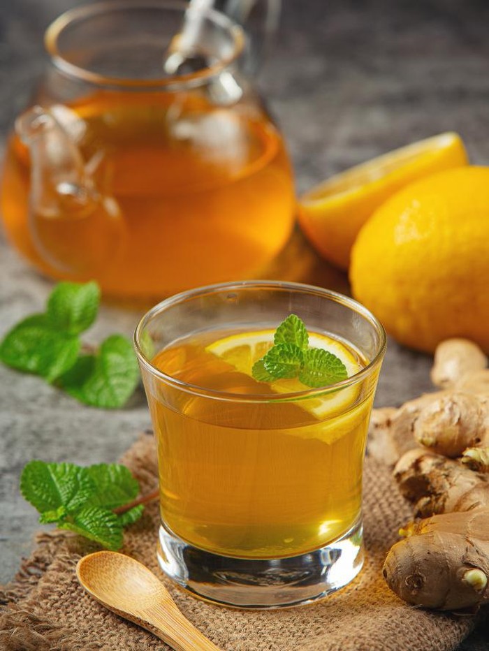 Sebaiknya, kamu menghindari kebiasaan langsung minum teh setelah mengonsumsi nasi karena dapat memicu kondisi perut kembung.