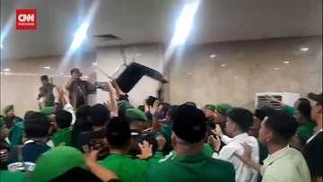 VIDEO: Momen Kericuhan Saat Pembukaan Muktamar PPP